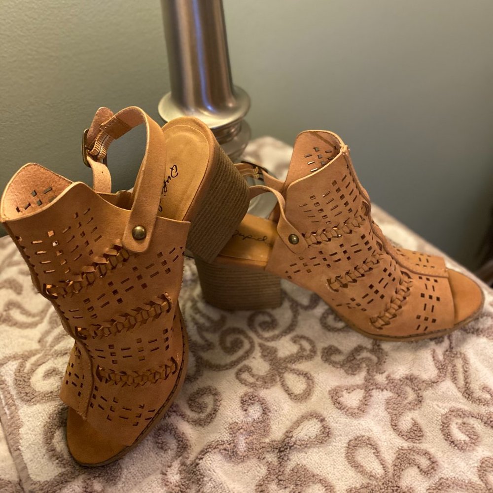 Cupid Open Toe Chunk Heeled Sandal, size 8